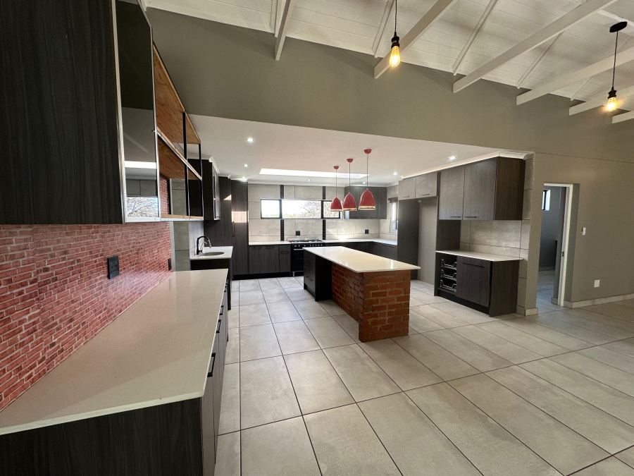 5 Bedroom Property for Sale in Leloko Lifestyle Estate North West